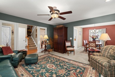 Nestled on a beautiful lot in the established Shadowmoss - photo 10