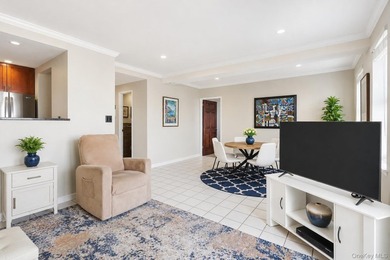 Experience coastal luxury in this beautifully appointed - photo 4
