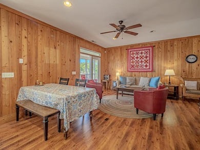 Wake up to the shimmer of Lake Marion every morning and end your - photo 11