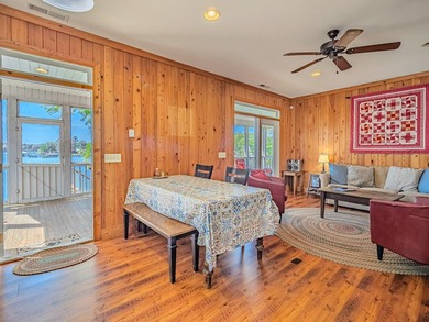 Wake up to the shimmer of Lake Marion every morning and end your - photo 12