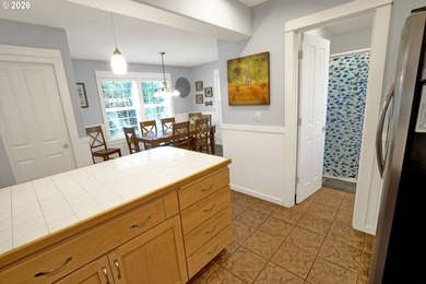 Enjoy the coastal lifestyle in this charming cottage home in the - photo 14