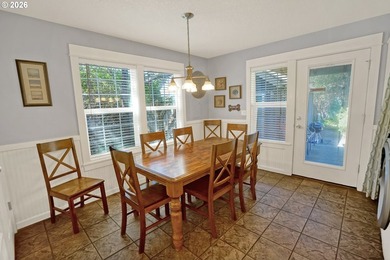 Enjoy the coastal lifestyle in this charming cottage home in the - photo 17