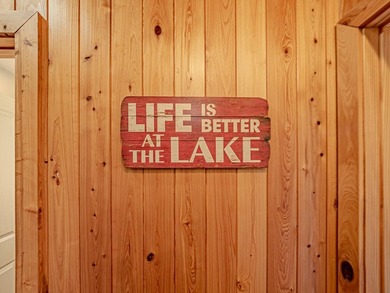 Wake up to the shimmer of Lake Marion every morning and end your - photo 18