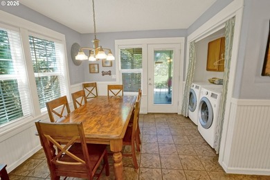 Enjoy the coastal lifestyle in this charming cottage home in the - photo 18