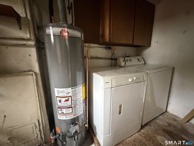 2 BR, 1 BA townhouse-style unit with great potential! Features - photo 22