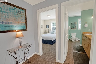Enjoy the coastal lifestyle in this charming cottage home in the - photo 22