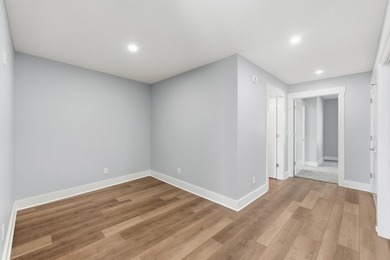 Your lakefront condominium awaits! Brand new and ready for you - photo 23