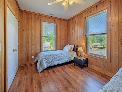 Wake up to the shimmer of Lake Marion every morning and end your - photo 25