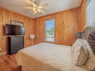 Wake up to the shimmer of Lake Marion every morning and end your - photo 27
