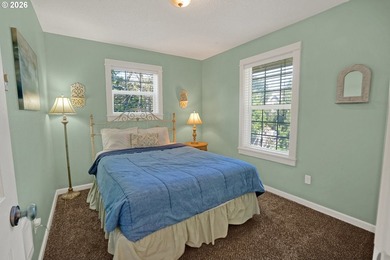 Enjoy the coastal lifestyle in this charming cottage home in the - photo 30