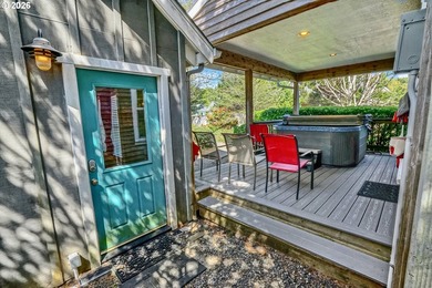 Enjoy the coastal lifestyle in this charming cottage home in the - photo 36