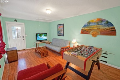 Enjoy the coastal lifestyle in this charming cottage home in the - photo 38