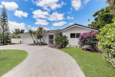 A modern remodeled waterfront oasis in the heart of Fort - photo 1