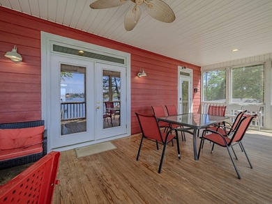 Wake up to the shimmer of Lake Marion every morning and end your - photo 42