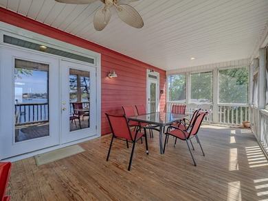 Wake up to the shimmer of Lake Marion every morning and end your - photo 43