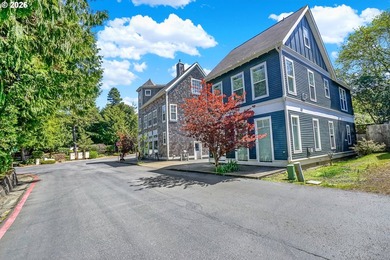 Enjoy the coastal lifestyle in this charming cottage home in the - photo 43