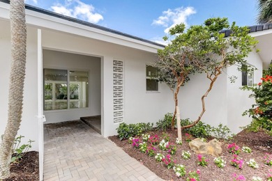 A modern remodeled waterfront oasis in the heart of Fort - photo 4