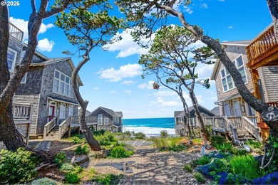 Enjoy the coastal lifestyle in this charming cottage home in the - photo 47