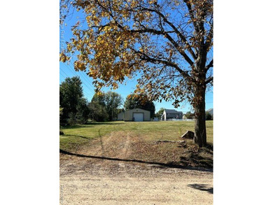 This is a beautiful lot ready to build your family home. This - photo 1