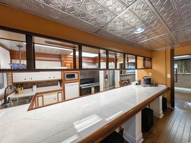Welcome to 462 Mohican Drive, a stunning riverfront retreat - photo 13