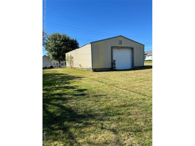 This is a beautiful lot ready to build your family home. This - photo 3