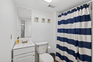 Come and see this 3 bedroom 2 bath fish camp on a deep water - photo 20