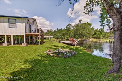Come and see this 3 bedroom 2 bath fish camp on a deep water - photo 26