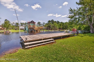 Come and see this 3 bedroom 2 bath fish camp on a deep water - photo 27