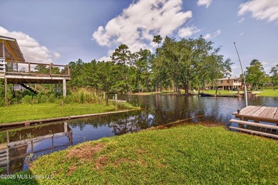 Come and see this 3 bedroom 2 bath fish camp on a deep water - photo 28