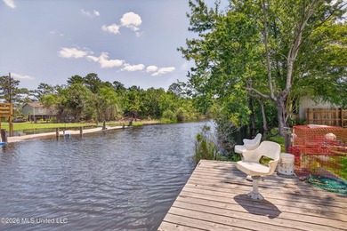 Come and see this 3 bedroom 2 bath fish camp on a deep water - photo 29