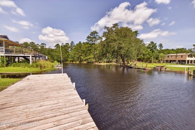 Come and see this 3 bedroom 2 bath fish camp on a deep water - photo 30