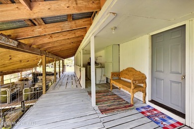 Come and see this 3 bedroom 2 bath fish camp on a deep water - photo 31