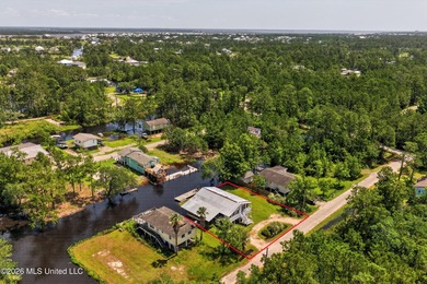 Come and see this 3 bedroom 2 bath fish camp on a deep water - photo 33