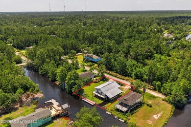Come and see this 3 bedroom 2 bath fish camp on a deep water - photo 34