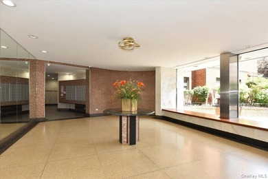 Welcome to this beautifully renovated 2-bedroom, 1-bath co-op - photo 4