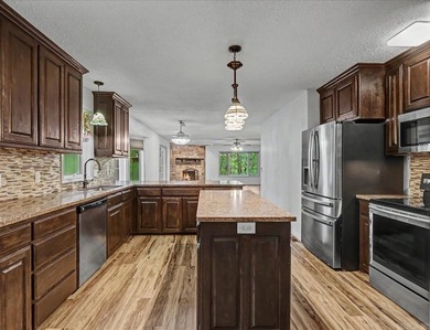 Beautifully updated 3-bedroom, 2-bath home in Hot Springs - photo 3