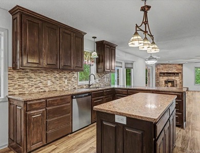 Beautifully updated 3-bedroom, 2-bath home in Hot Springs - photo 4