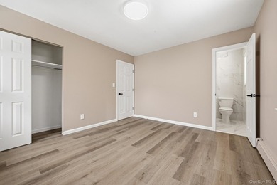 Welcome to this beautifully updated 6-bedroom, 2.5-bath home in - photo 4