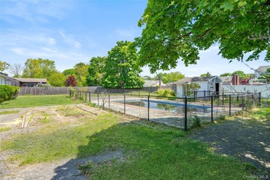Welcome to this charming 3-bedroom, 1-bath home offering comfort - photo 22