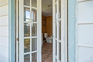 Welcome to this charming 3-bedroom, 1-bath home offering comfort - photo 26