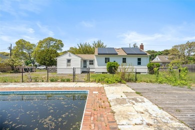 Welcome to this charming 3-bedroom, 1-bath home offering comfort - photo 28