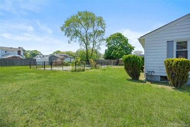 Welcome to this charming 3-bedroom, 1-bath home offering comfort - photo 32