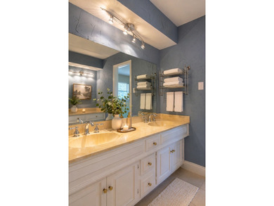 Experience exceptional golf course living in this beautifully - photo 16