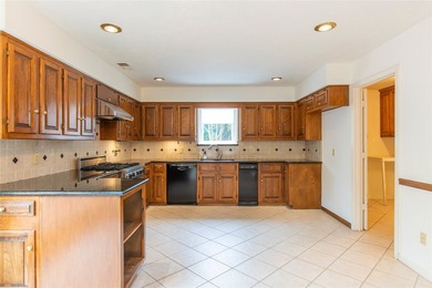 Experience exceptional golf course living in this beautifully - photo 27