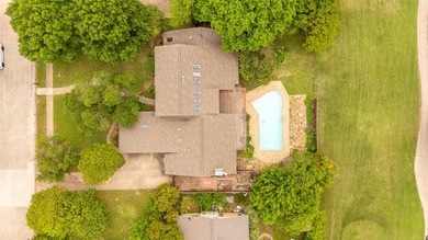 Experience exceptional golf course living in this beautifully - photo 38