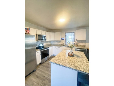 Welcome home to this beautifully updated 3-bedroom, 2 bath gem - photo 3