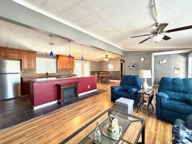 Beautiful Open Concept 3 Bedroom home only 10 minutes to Indian - photo 13