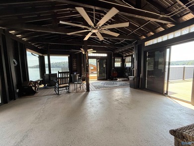 Lake life is Here... This beautifully updated 2 bed 3 bath home - photo 16