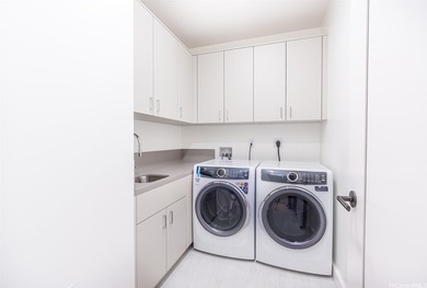Victoria Place #PH3802 - A stunning, barely lived-in residence - photo 17