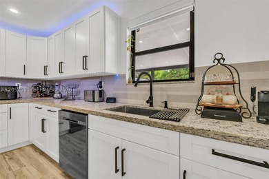 Beautiful and well-maintained 5-bedroom, 3-bathroom home - photo 17
